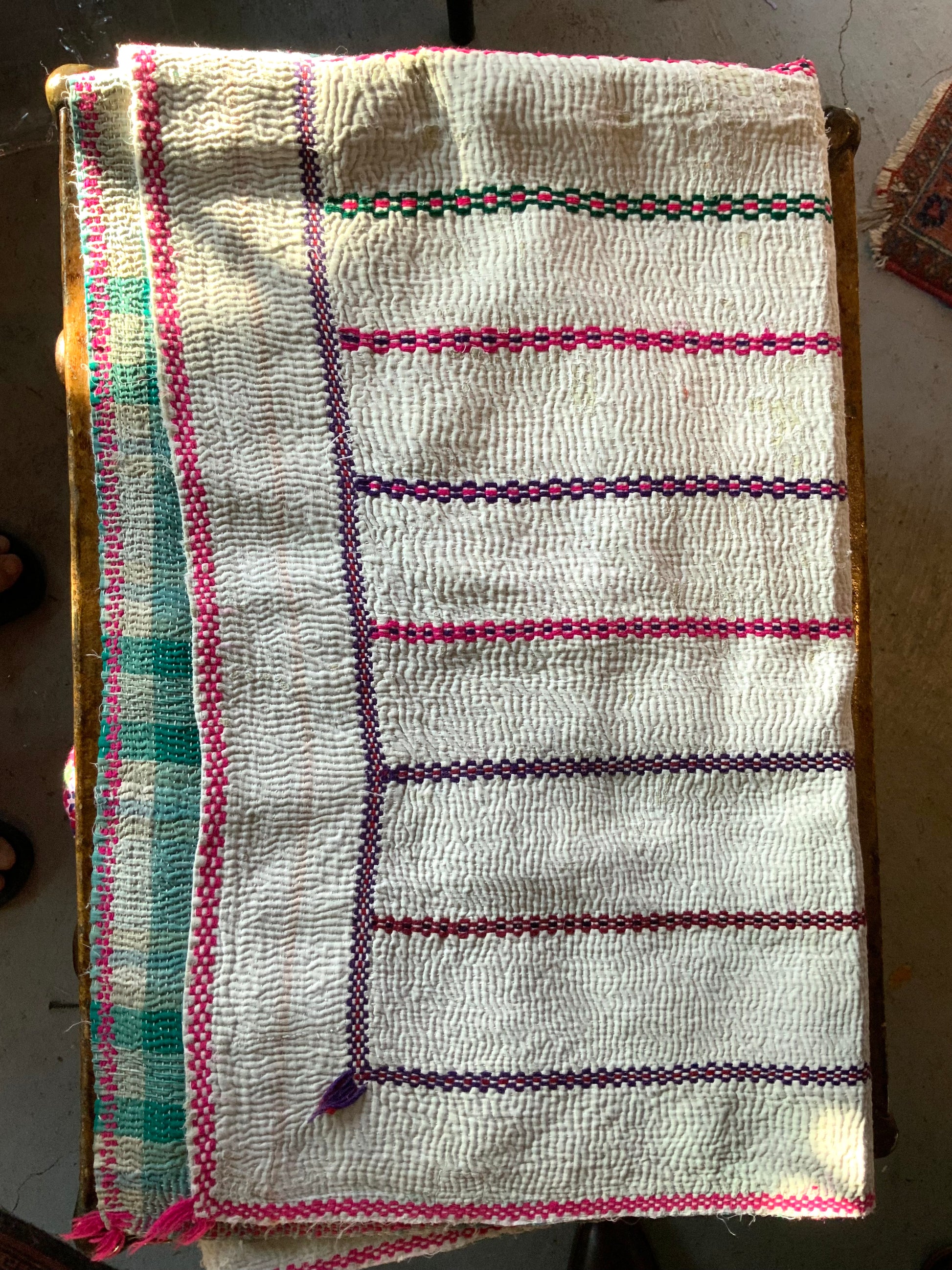 Spectacularly textured white kantha blanket with the perfect combination of pink, green, and blue! #vintagestyle #KanthaBlanket - DharBazaar