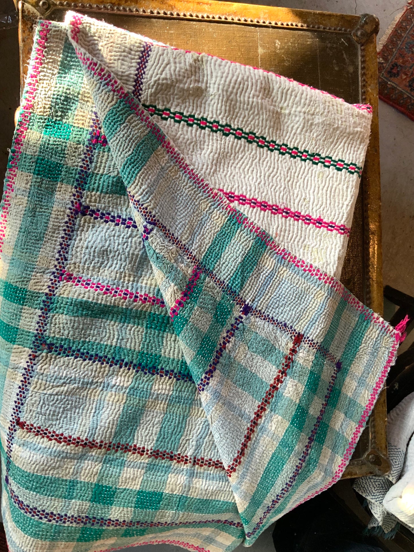 Spectacularly textured white kantha blanket with the perfect combination of pink, green, and blue! #vintagestyle #KanthaBlanket - DharBazaar